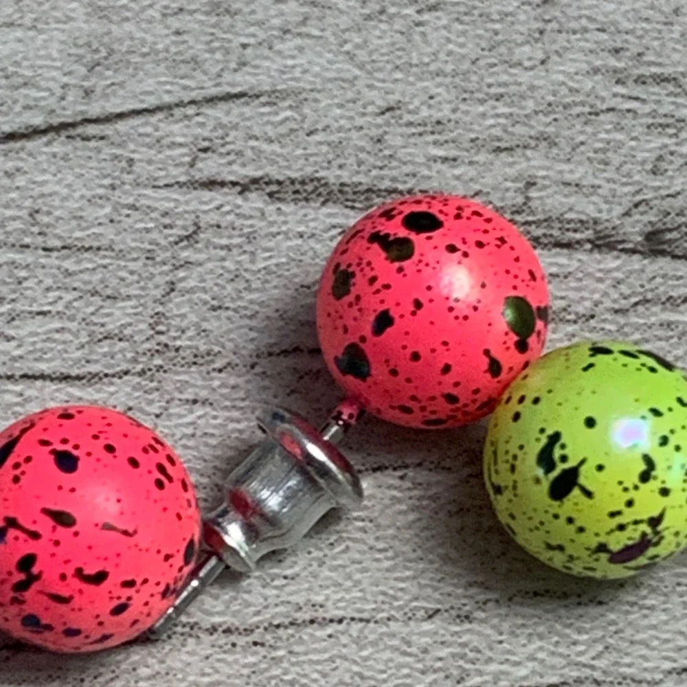 Neon Pink Green Speckled Stud Earrings Set 2 Pairs 80s Retro Splatter Ball Studs